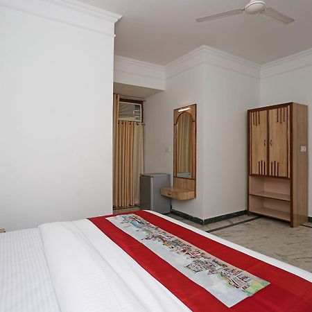 Oyo 10072 Hotel Amrit Regency Ντεχραντούν Εξωτερικό φωτογραφία