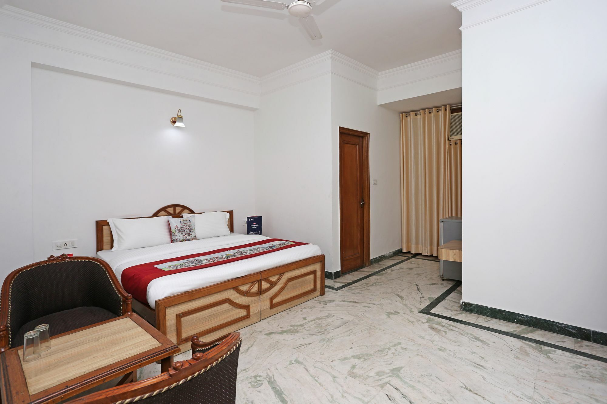 Oyo 10072 Hotel Amrit Regency Ντεχραντούν Εξωτερικό φωτογραφία